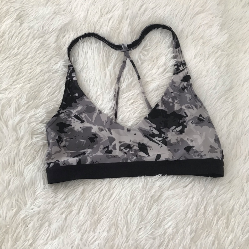 UNDER ARMOUR CAMOUFLAGE SPORTS BRA